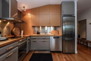 Spacious 3BR Downtown Location