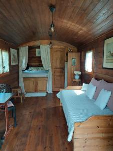 Maisons de vacances Les roulottes de la Brauderie : photos des chambres