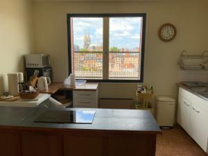 Appartements STUDIO 63M2 3EME ETAGE OU CHAMBRE DANS APPARTEMENT 2EME ETAGE pour SEJOURS A MOULINS : photos des chambres