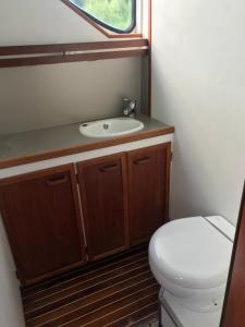 Tyylikäs jahti Vääksyn kanavan lähellä