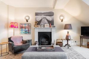 Super Central - Georgian Double Upper Flat with Castle Views in New Town