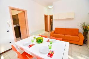 Villa Giusi con Jacuzzi nel Boomerang Village a Torre Colimena