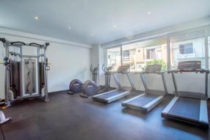 Rooftop Pool, Large Balcony, Hot Tub, Gym