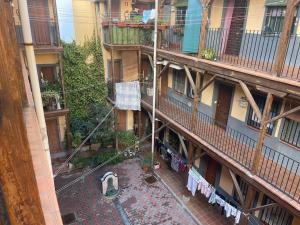 Bravo Murillo 9, corrala histórica junto al metro Quevedo