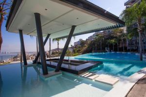 Fully remodeled 12 stories up, First floor retreat