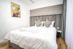 Top Location - Contemporary Parliament View - 2BR