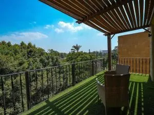 3 BDR Serviced Pyramid-View APT in Giza, Egypt - Kafret Nassar