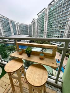 Win In Tuloyan Azure staycation