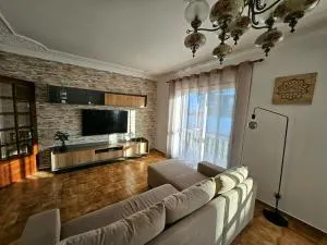 Casa Familiar - Espaçosa, confortável e sossegada - Roufe