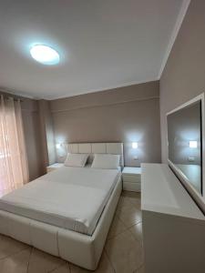 Cozy Getaway Apartment in Saranda, Beach Access