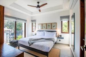 6th-Floor Amapas Retreat – Pool & Sunset Views