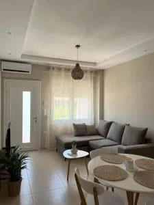 Astron Apartments - Chaïdeftón