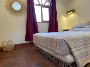 La casita blanca, Las Planadas next Yankee Beach - El Jobo