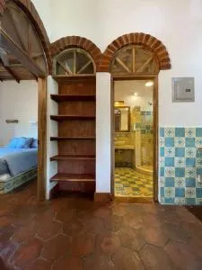 La casa de ladrillo, Las Planadas near Yankee Beach - El Jobo