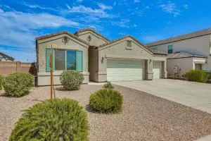 Cozy Buckeye Home with Patio and Fire Pit! - Buckeye