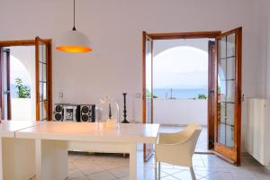 Spacious holiday house with seaview and garden