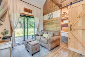 Historic Charm and Modern Luxury 6 Mi to Stowe Mtn