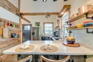 Historic Charm and Modern Luxury 6 Mi to Stowe Mtn