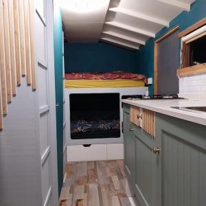 Tiny home - with private shower room in separate outbuilding