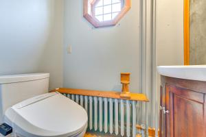 Saratoga Springs Home with Hot Tub Walk to Downtown