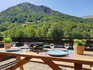 CosyLary T3 Pic Lumière 3 étoiles 5 diamants et terrasse avec vue sur les montagnes - Cadeilhan-Trachère