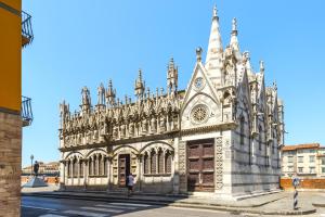 Hostly - La Spina Suite Apartment