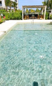 HERMOSO APARTAMENTO EN CARTAGENA-MORROS EOS-VISTA AL MAR- SALIDA DIRECTA a LA PLAYA