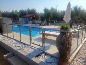 John & Jennys Small Village