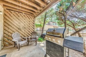 Relaxing Ruidoso Retreat Walk to Midtown!