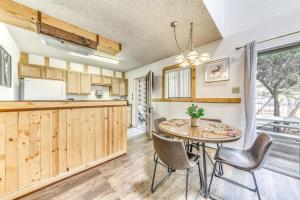 Relaxing Ruidoso Retreat Walk to Midtown!