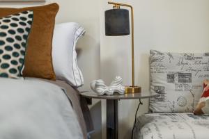 Leamington Park Studio with Parking