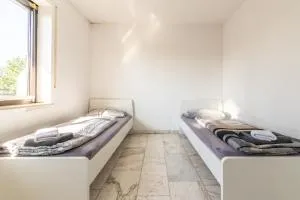 Arbeitnehmerunterkunft I 4 Schlafzimmer I 7 Betten I Garten - Sulzheim