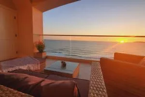 BEACH FRONT CONDO, PRIVATE BEACH and AMAZING VIEWS!! - Los Cuatro Hermanos