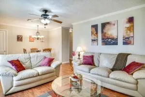 2 Mi to Downtown Lake Charles Apartment - 萨尔弗