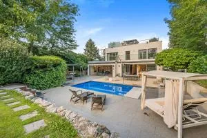 Majestic Poolside Villa with Jacuzzi, Pool, Panoramic Views - بيرشتولدسدورف