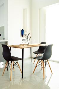 Anna Marias Maisonette I