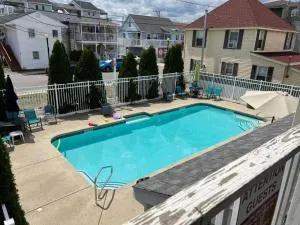 Lovely 2 bedroom with pool #2B - Seabrook