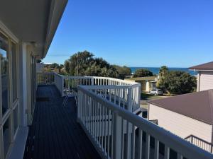 Breezes at Hayborough - Coastal beach house and pet friendly