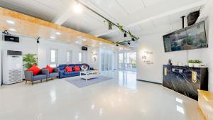 Daebudo the White Pool Villa