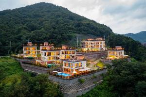 Cheongdo Casa Loma Pool Villa