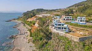 Namhae Bokkongii Seesru Ocean View Poolvilla