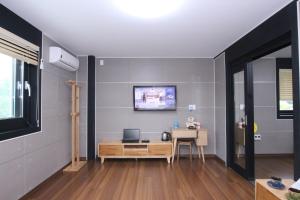 Uljin Blue Ara B pension