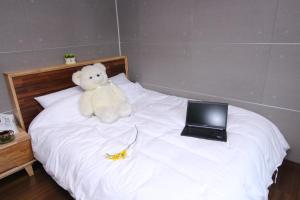 Uljin Blue Ara B pension