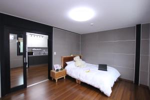 Uljin Blue Ara B pension