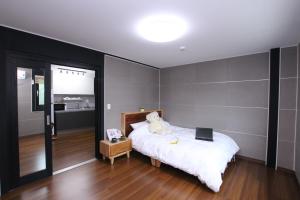 Uljin Blue Ara B pension