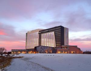Omni Viking Lakes