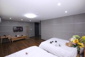 Uljin Blue Ara CD pension