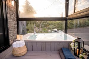 Slowing Slowing Stay