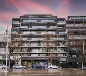 Luxurious Fitzroy Street Getaway