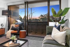 Luxurious Fitzroy Street Getaway